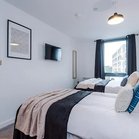 Icona 2 Apartment, With Free Onsite Gym And Secure Parking