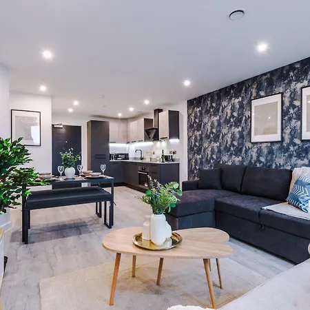 Icona 2 Apartment, With Free Onsite Gym And Secure Parking