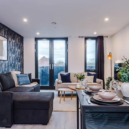 Stylish Centre - Shambles & Minster - Free Secure Parking & Gym Apartment *