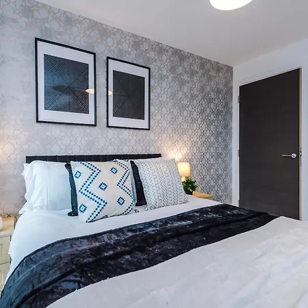 Zeni, Ouse Court York, Fantastic 2bed Flat * York