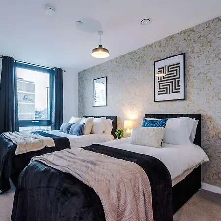 Zeni, Ouse Court York, Fantastic 2bed Flat * York