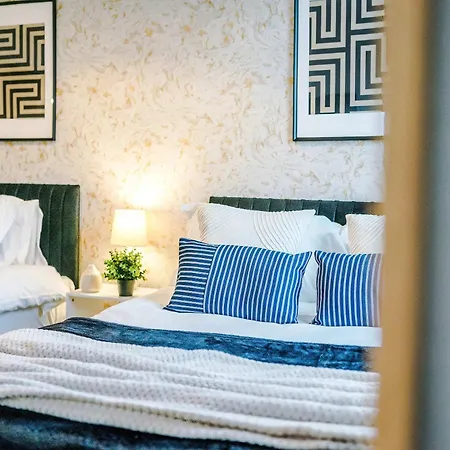 Zeni, Ouse Court York, Fantastic 2bed Flat * York