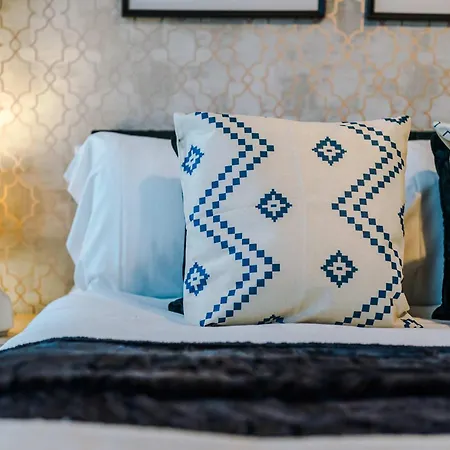 Stylish Centre - Shambles & Minster - Free Secure Parking & Gym Apartment York
