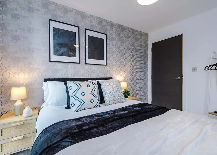 Zeni, Ouse Court York, Fantastic 2bed Flat * York