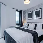 Apartment Stylish Centre - Shambles & Minster - Free Secure Parking & Gym *