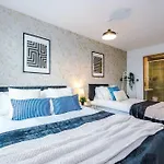 Stylish Centre - Shambles & Minster - Free Secure Parking & Gym Apartment