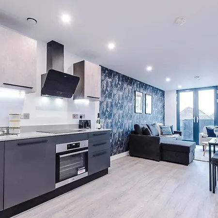 Zeni, Ouse Court York, Fantastic 2bed Flat * York