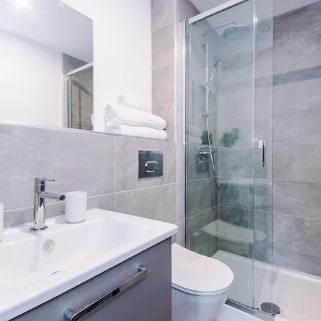 Zeni, Ouse Court York, Fantastic 2bed Flat